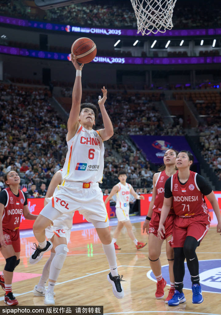 新秀克纽佩尔闪耀！夏洛特黄蜂力克国王夺得NBA 2K26夏季联赛冠军