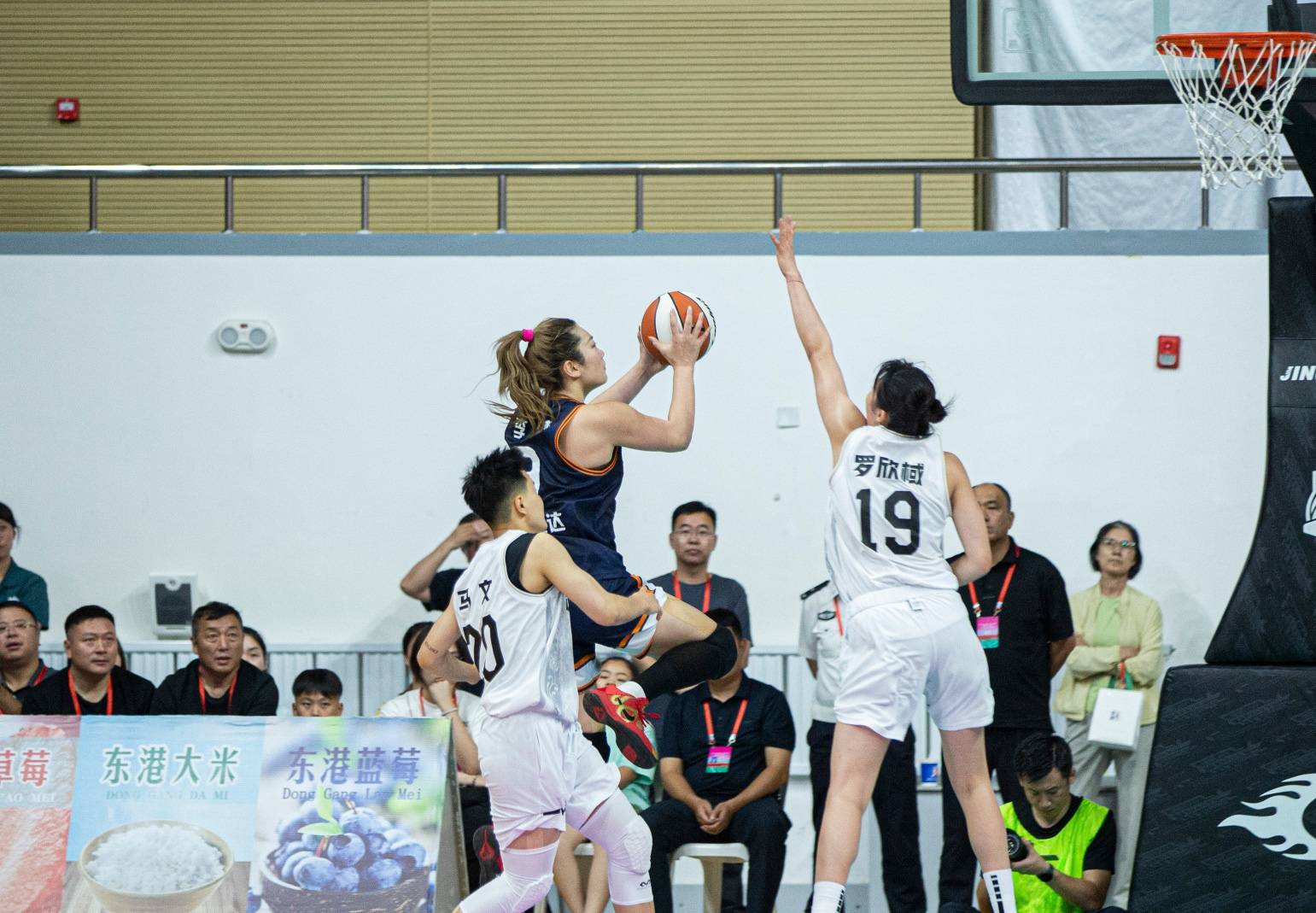 泪目！李梦轰27+9梦回巅峰，女版詹姆斯力压韩旭，中国女篮仍需要她