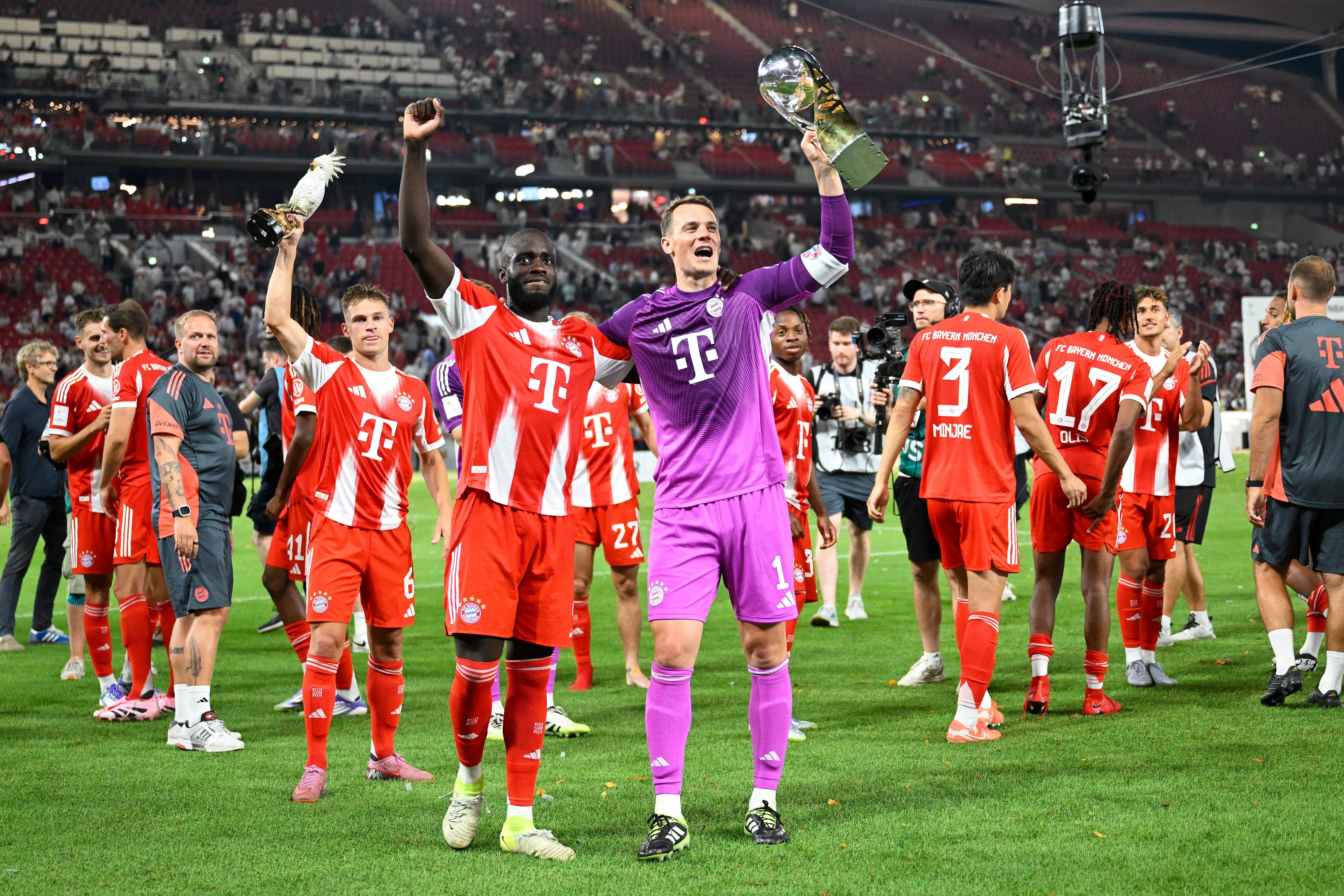 (体育)足球——弗朗茨·贝肯鲍尔超级杯:拜仁慕尼黑夺冠