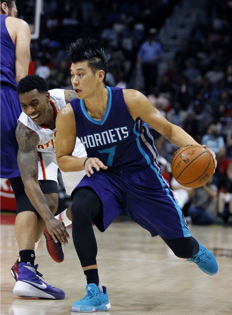 暴赚4.7亿退役！林书豪5大经典战：打服波波，科比爆粗，力压乔丹