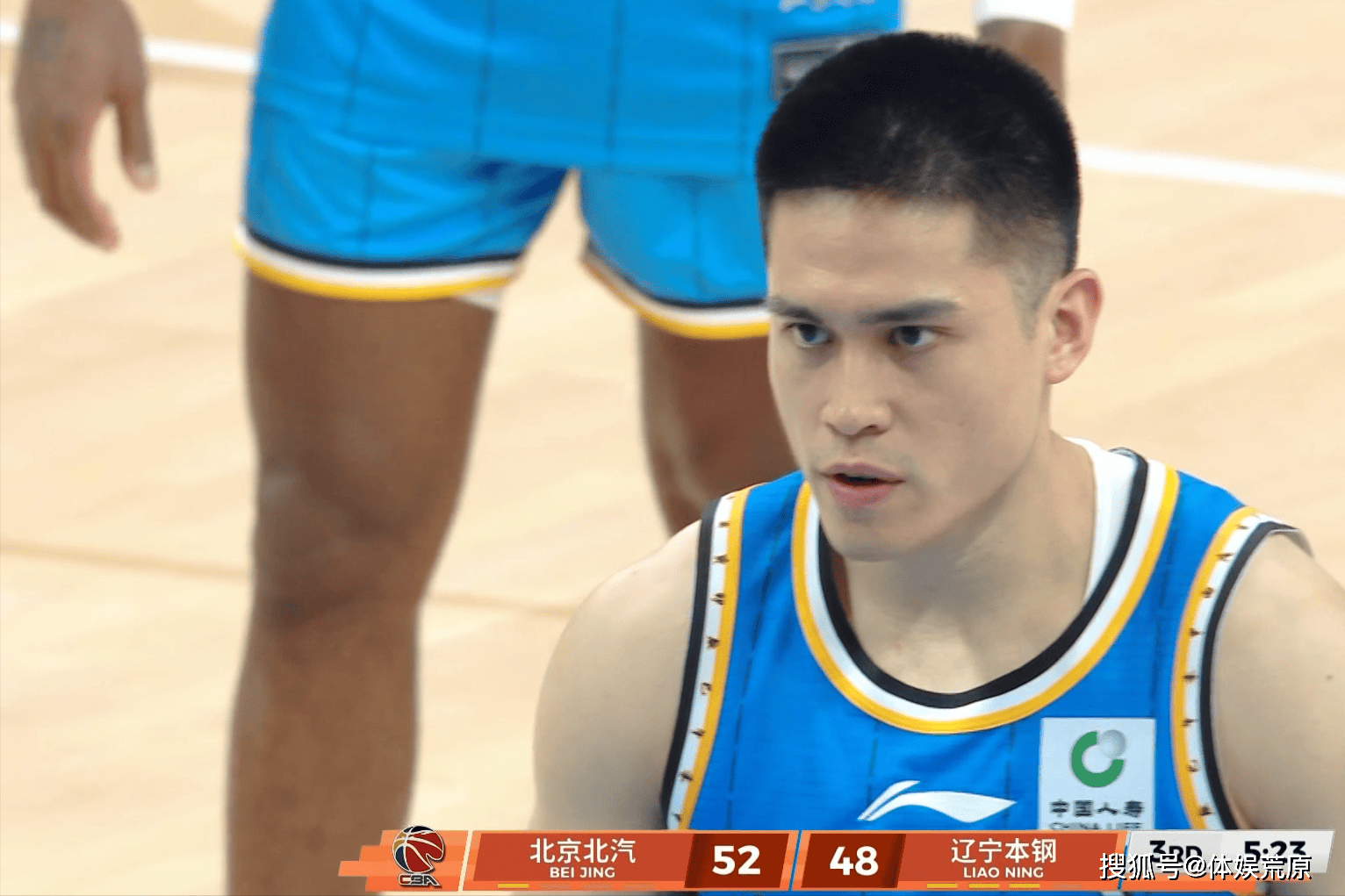 CBA：杨鸣遭驱逐迎首败，赵睿7助攻战王岚嵚，陈盈骏26分