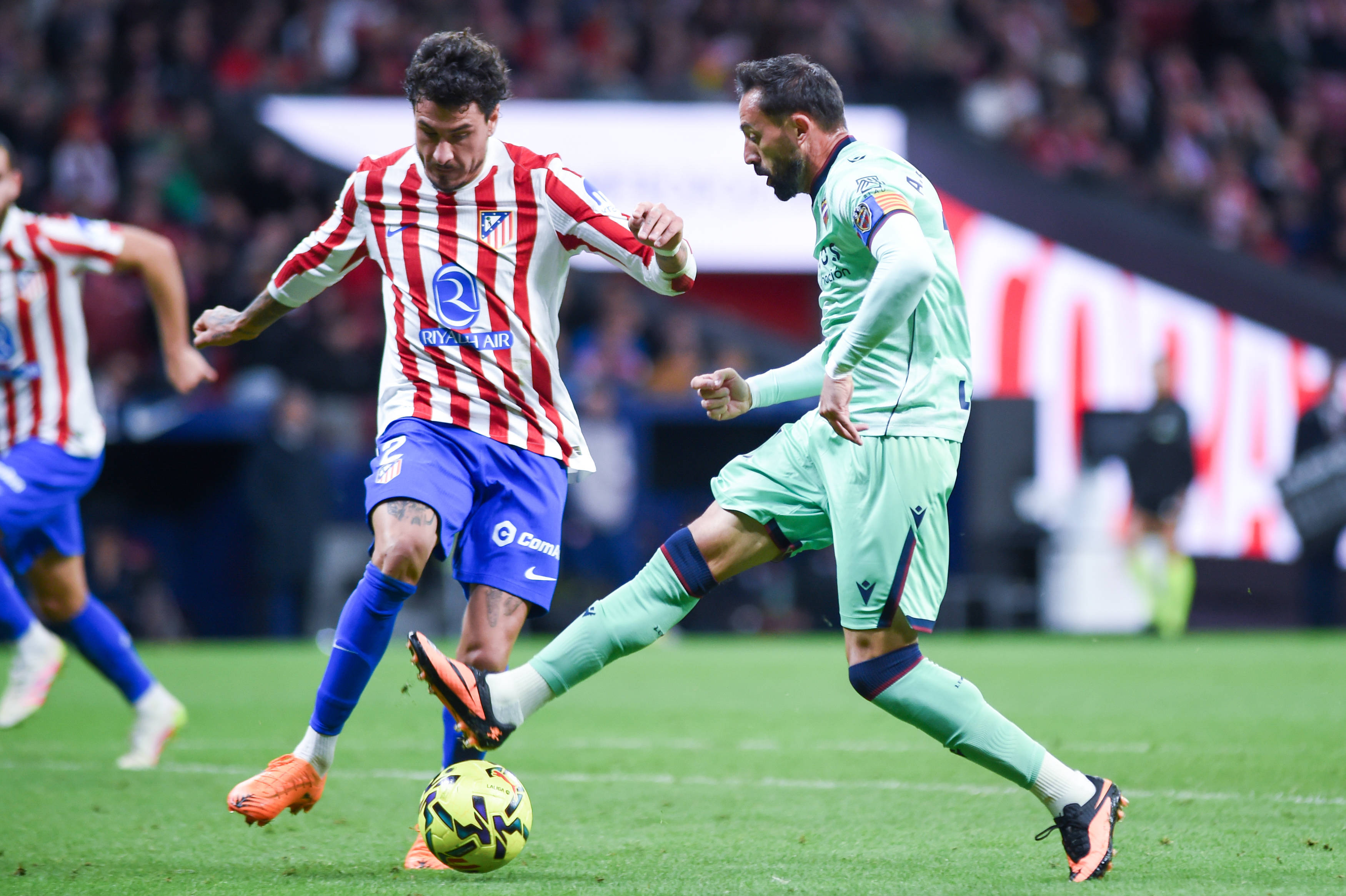 （体育）足球——西甲：马德里竞技战胜莱万特