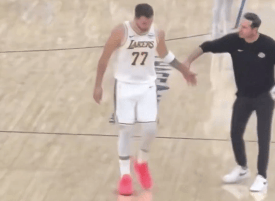 挖槽！湖人队出现内哄！真不应该啊...